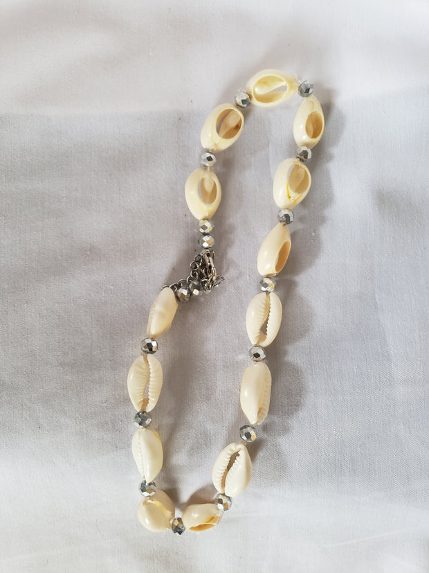 Handmade Cowrie necklace beads Shell Necklace Choker for unisex Summer Adjustable Natural Shell Collar Necklace